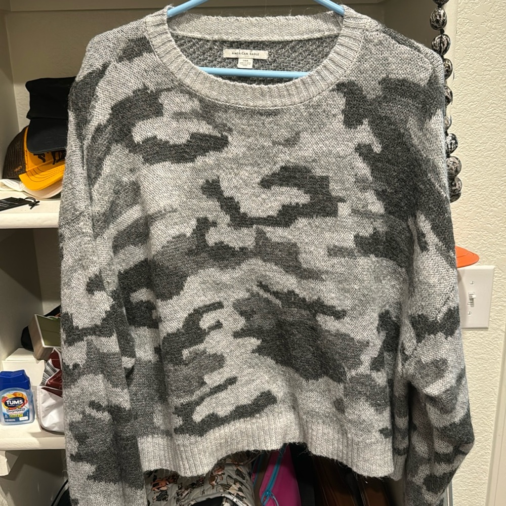 Black camo sweater
